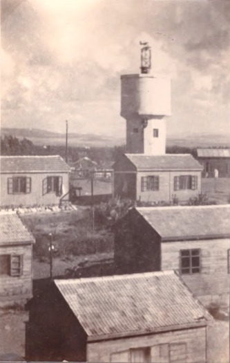 צריפים - מרכז המחנה סביב מגדל המים - 1936